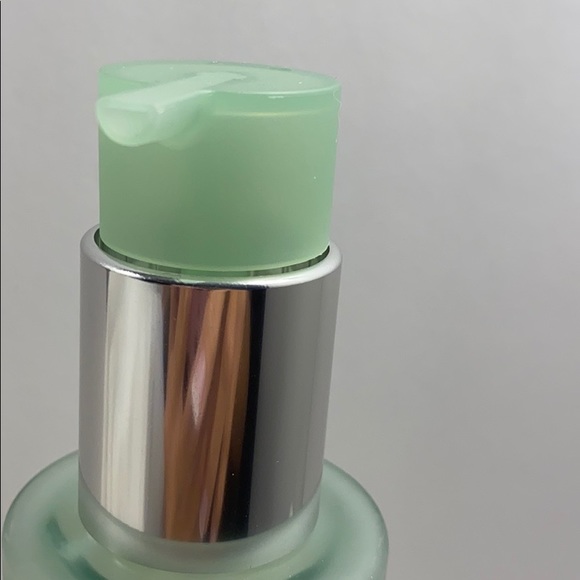 Clinique Liquid Facial Soap Oily Skin Formula - Picture 4 of 5